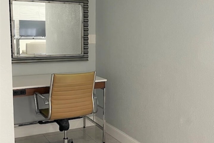 Room 26 of 46