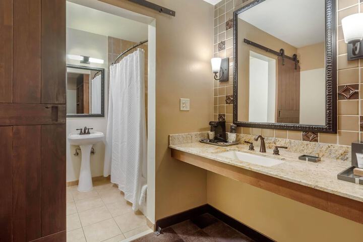 Carlton Oaks Lodge an Ascend Collection Hotel