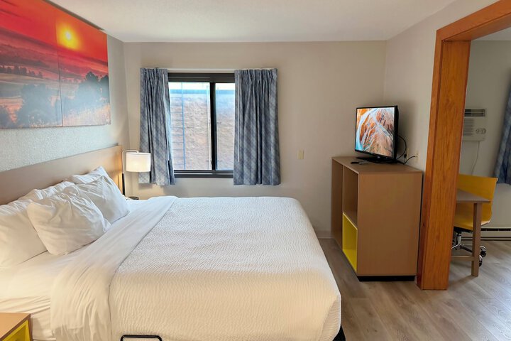 Room 11 of 29