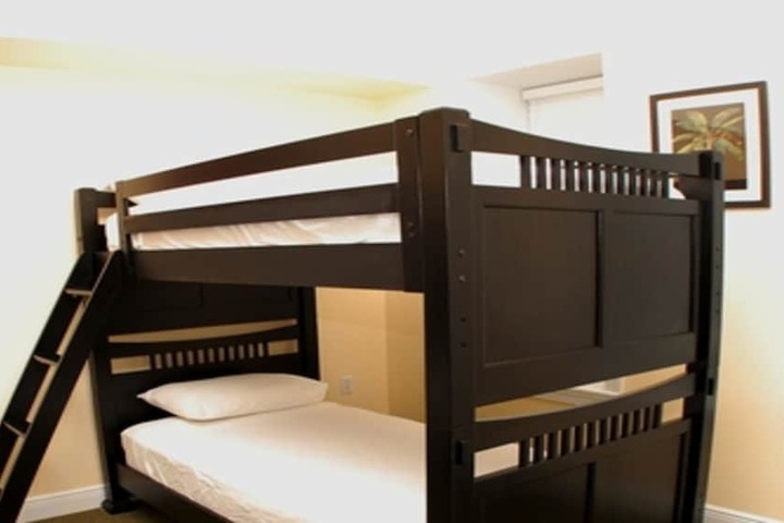 Room 15 of 33