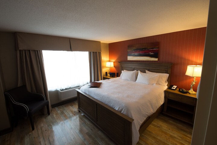 Room 33 of 90