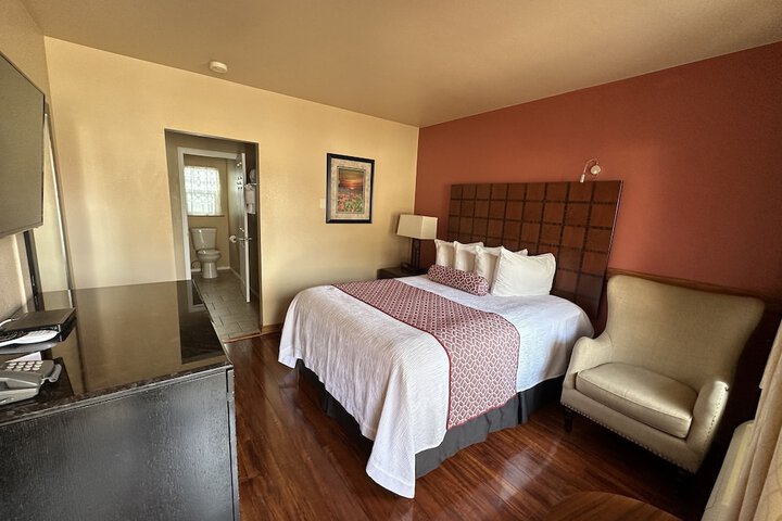Room 21 of 38