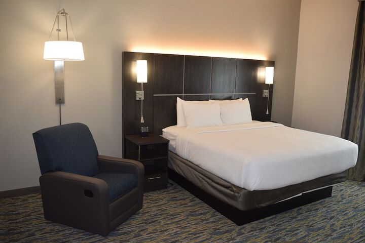 Room 33 of 44