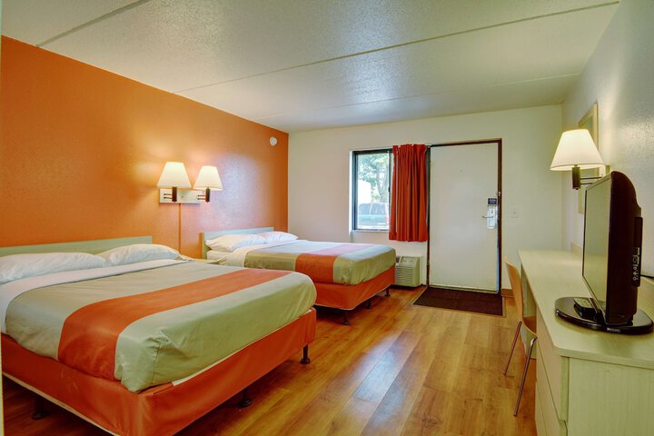 Room 17 of 26