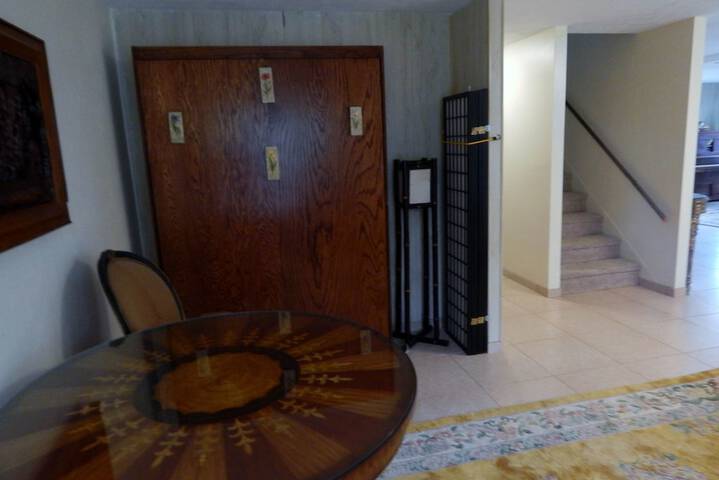 Room 28 of 49