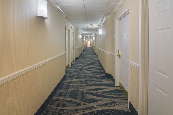 Ballroom/Hall 43 of 44