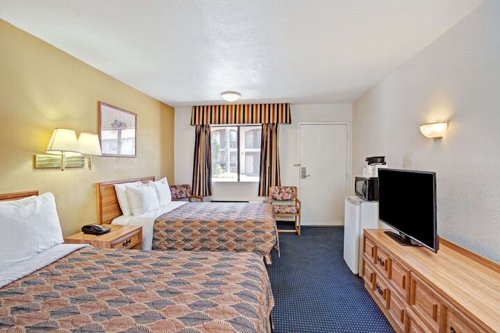 Room 13 of 14