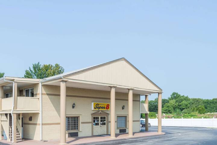 Super 8 by Wyndham Old Saybrook