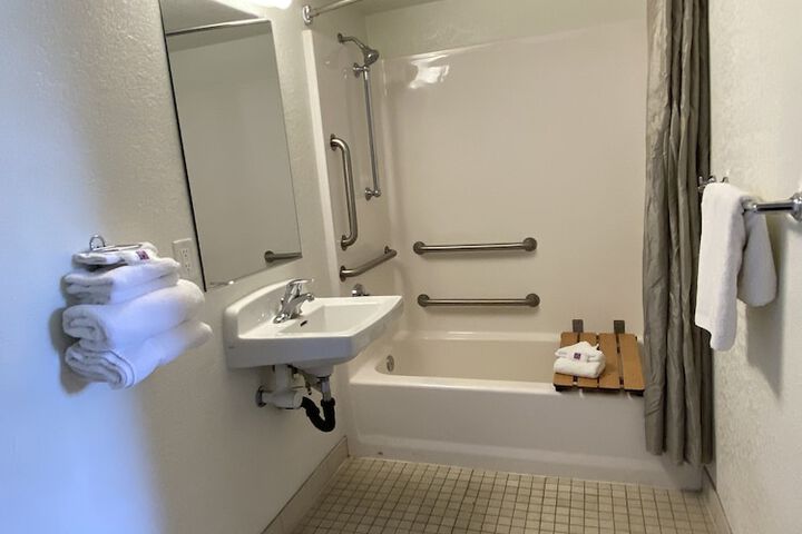 Room 34 of 51