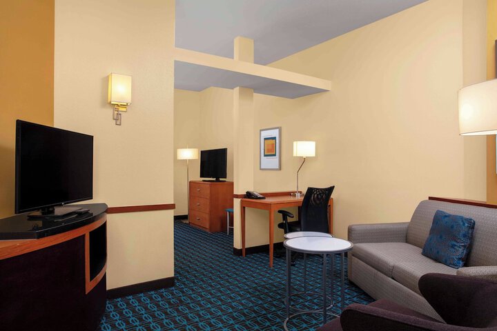 Room 14 of 37