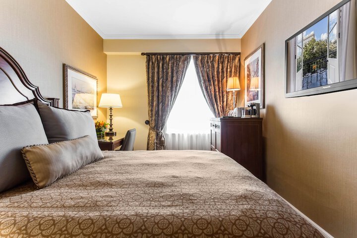 Room 137 of 200