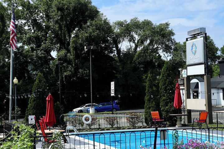 Twi-Lite Inn