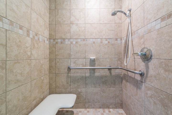 Room 5 of 15