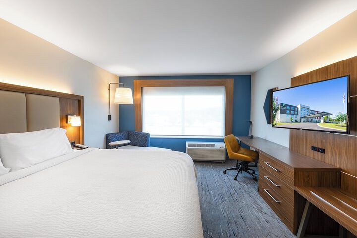 Holiday Inn Express & Suites Greenwood Mall by IHG