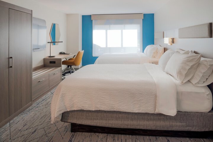 Holiday Inn Express Hotel & Suites Fort Atkinson by IHG