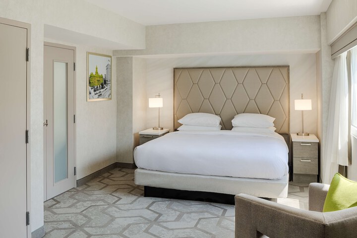 Room 52 of 101