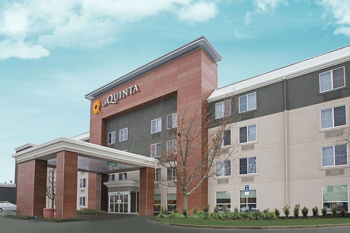 La Quinta Inn & Suites by Wyndham Detroit Utica