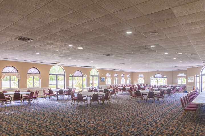Ballroom/Hall 29 of 32