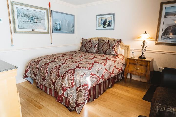 Room 35 of 62
