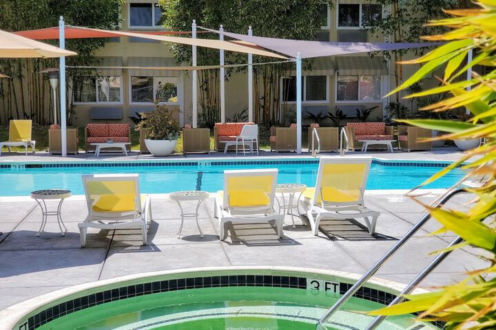 Sundeck 35 of 41