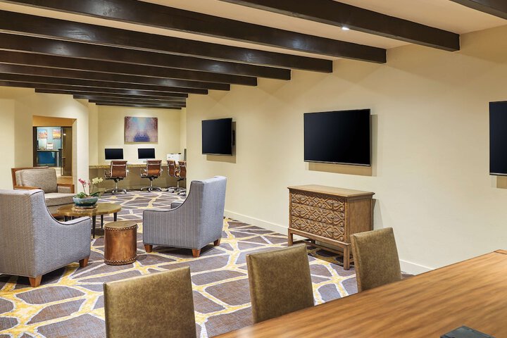 Business Center 110 of 129