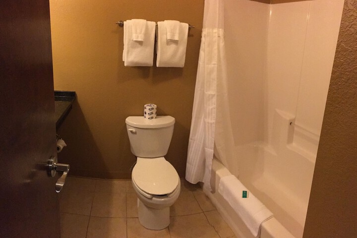 Room 4 of 16