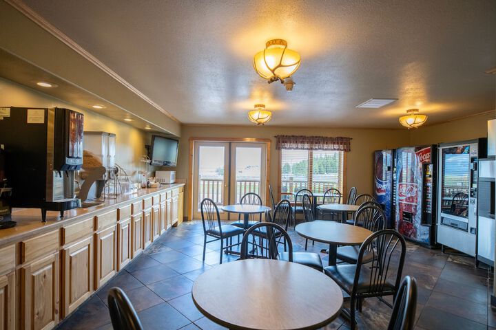 Breakfast/Coffee Service 41 of 44