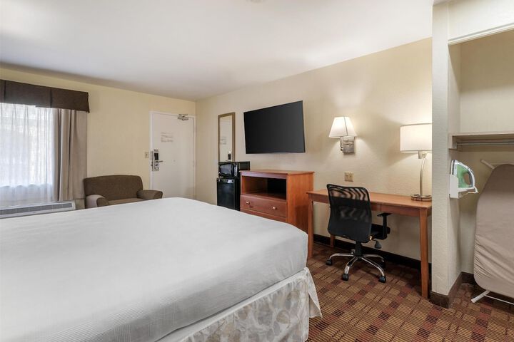 SureStay Hotel by Best Western East Brunswick