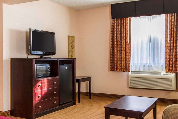 Room 12 of 32