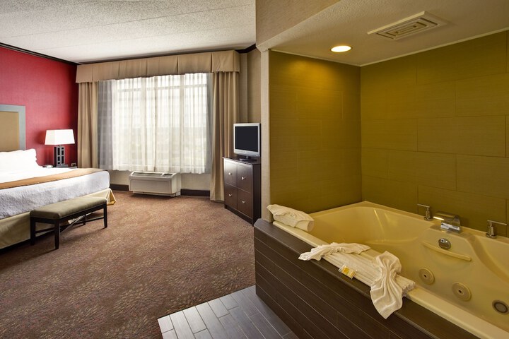 Room 32 of 53