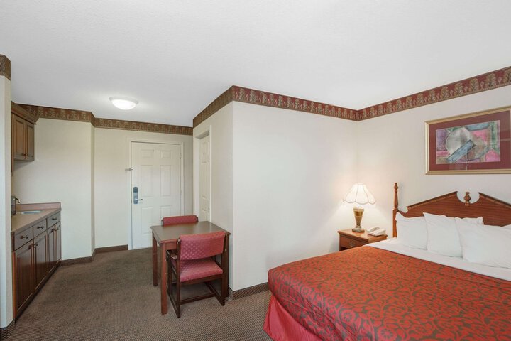 Room 18 of 35