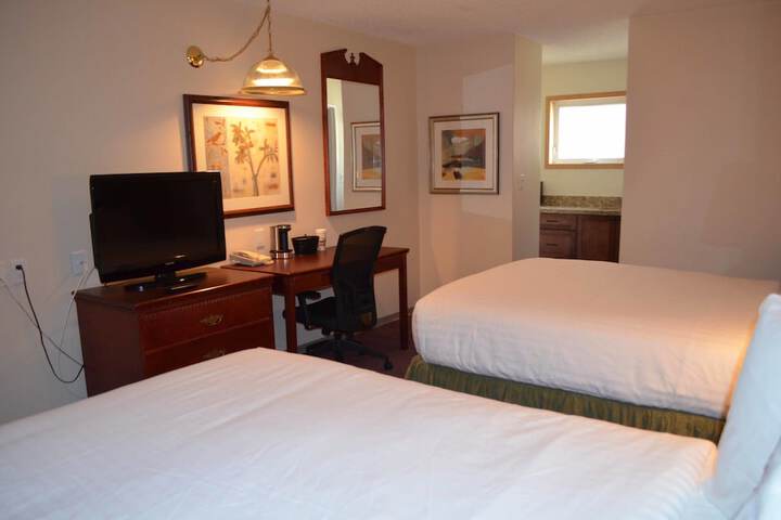 Aspen Village Inn
