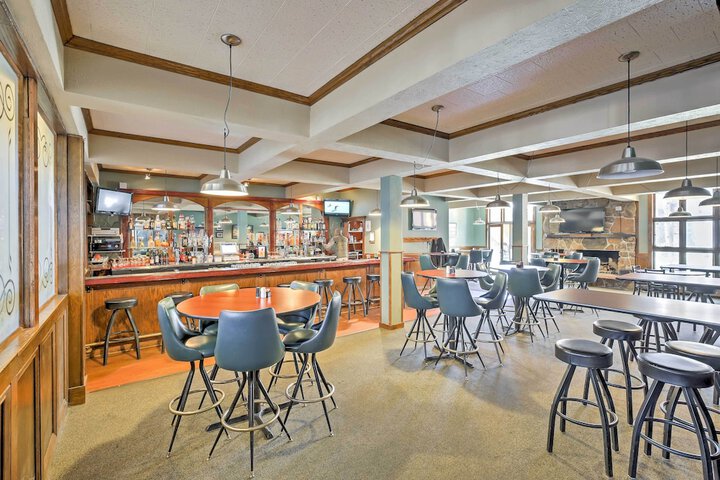 Granby Condo w / Pool Access Near Hiking & Skiing!