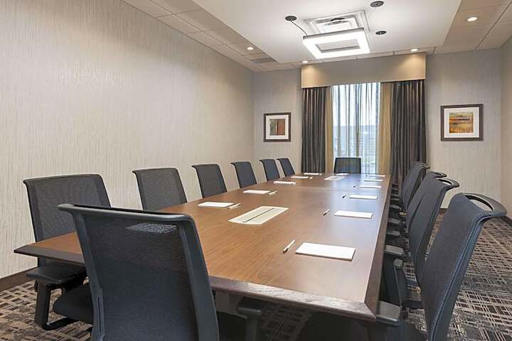 Hampton Inn and Suites Airdrie