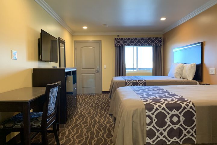 Room 35 of 74