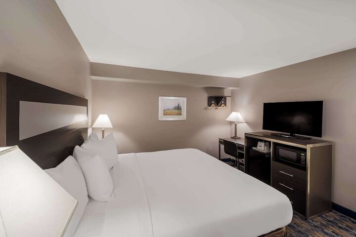 Room 12 of 30
