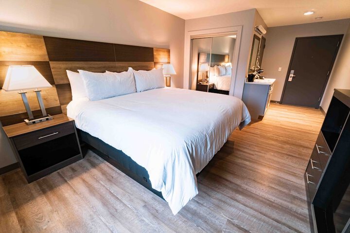 Room 9 of 20