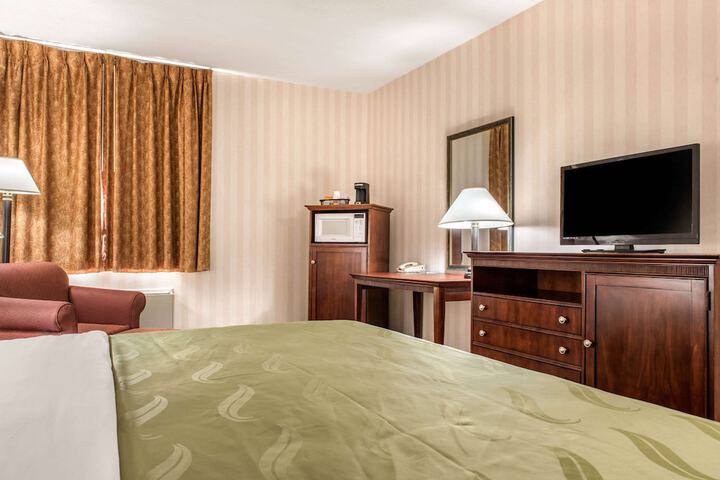 Room 9 of 31