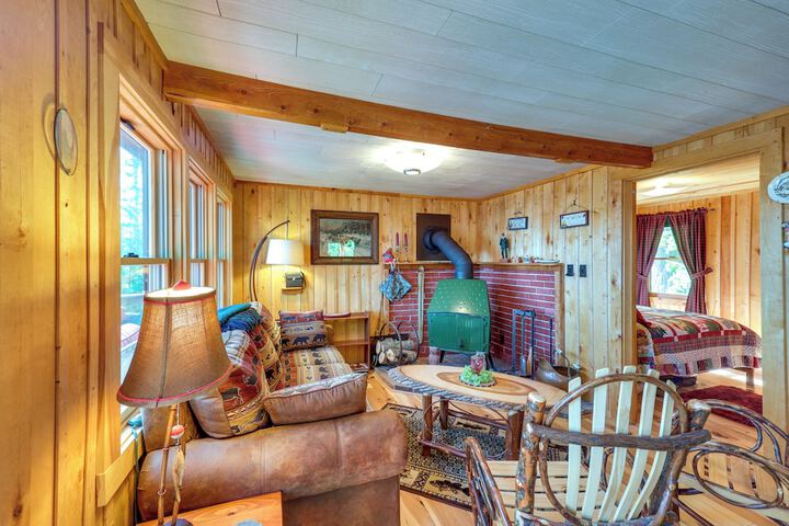 Waterfront Maine Vacation Rental w / Private Dock