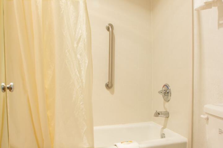 Room 13 of 24