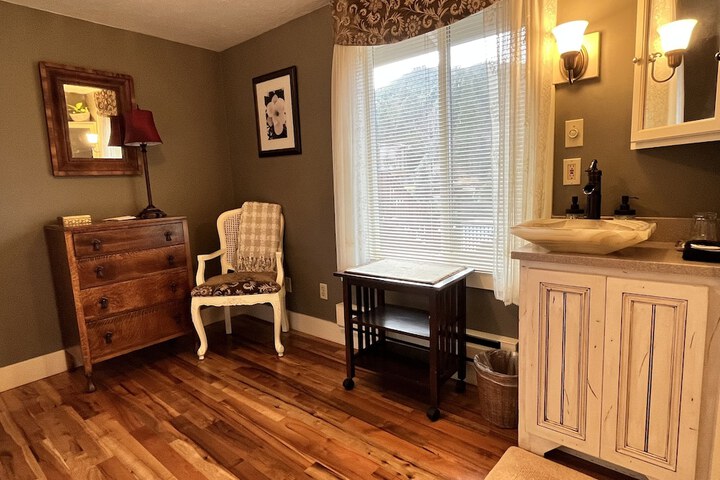 Room 37 of 46