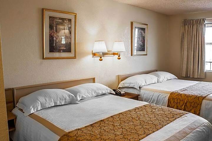Rodeway Inn & Suites