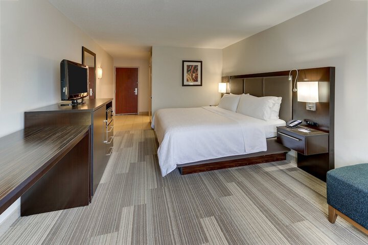 Room 22 of 34