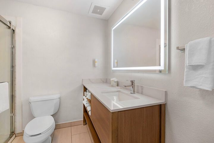 Comfort Inn & Suites Sheboygan I-43