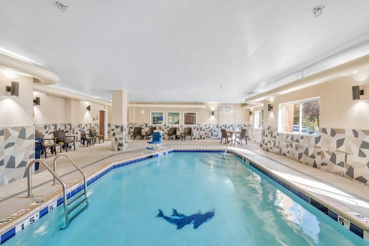 Comfort Suites Lakewood - Denver