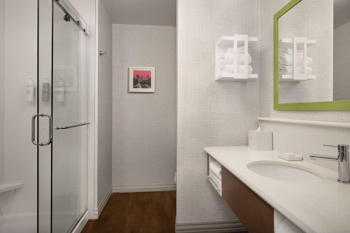 Room 9 of 39