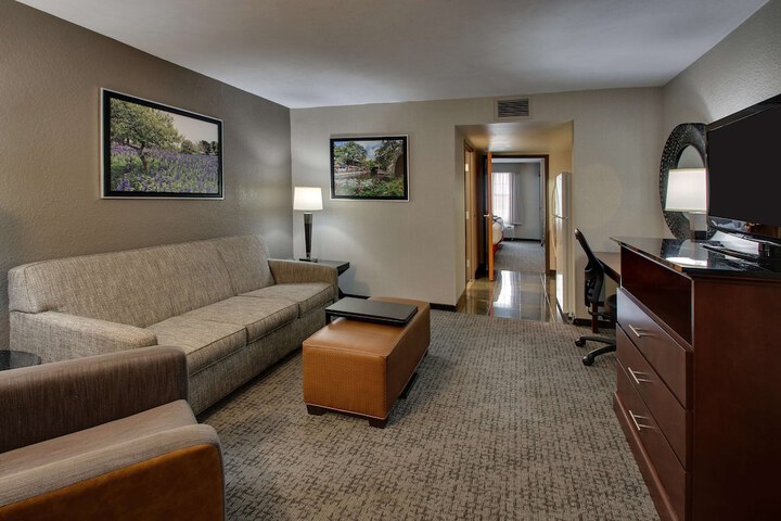 Room 22 of 83