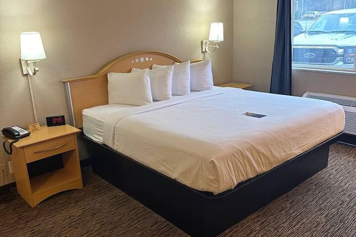 Room 30 of 46