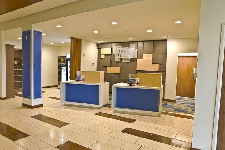 Holiday Inn Express & Suites Rochester Hill - Detroit Area by IHG