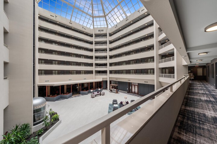 Hotel 5 of 83